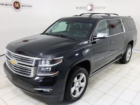 Used 2019 Chevrolet Suburban Premier AWD/4WD image 35