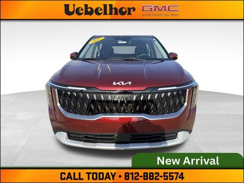 Used 2025 Kia Carnival FWD image 12