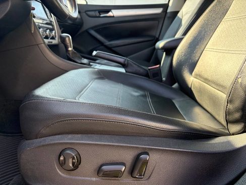 Used 2012 Volkswagen Passat 2.5 SE image 8