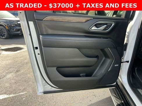 Used 2021 Chevrolet Suburban Premier w/ Premium Package image 13