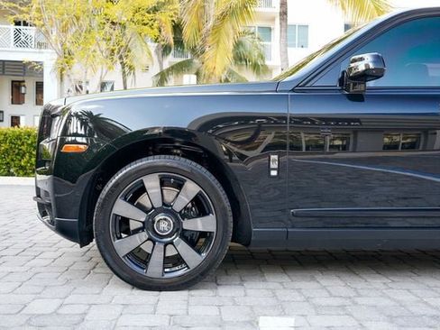 Used 2023 Rolls-Royce Cullinan Sport Utility w/ Cullinan Package image 22