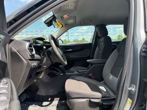 Used 2024 Chevrolet TrailBlazer LS FWD image 14