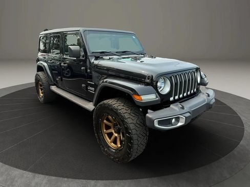 Used 2020 Jeep Wrangler Unlimited Sahara AWD/4WD image 5