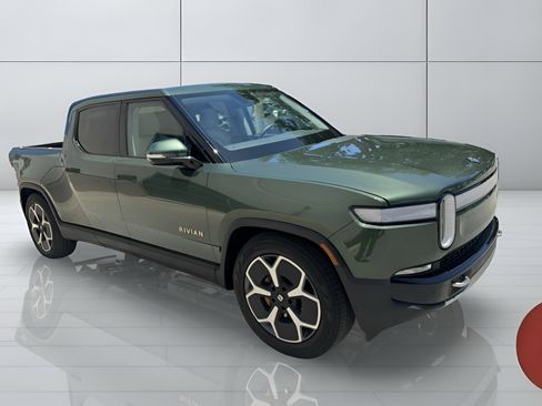 Used 2024 Rivian R1T Adventure AWD/4WD image 9
