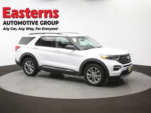 Used 2022 Ford Explorer XLT w/ Equipment Group 202A AWD/4WD image 51
