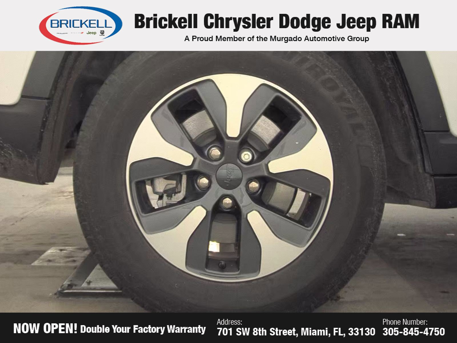 Used 2023 Jeep Grand Cherokee 4WD 4xe image 5