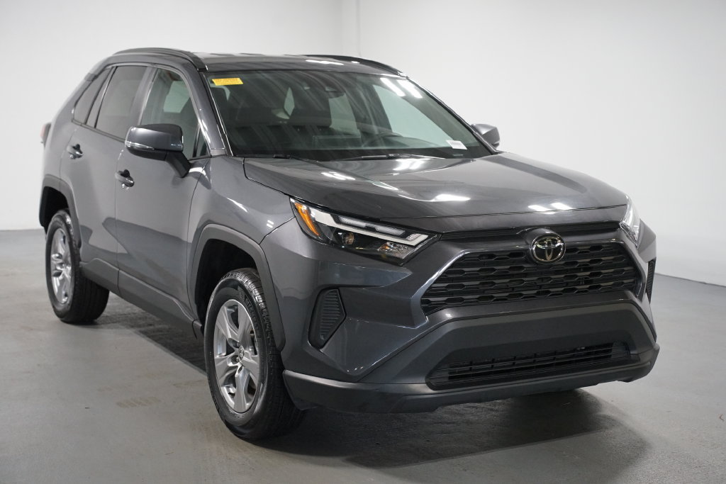Certified 2025 Toyota RAV4 XLE FWD image 3