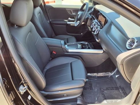 Used 2025 Mercedes-Benz GLA 250 image 15