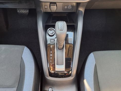 Used 2025 Nissan Versa SV FWD image 34