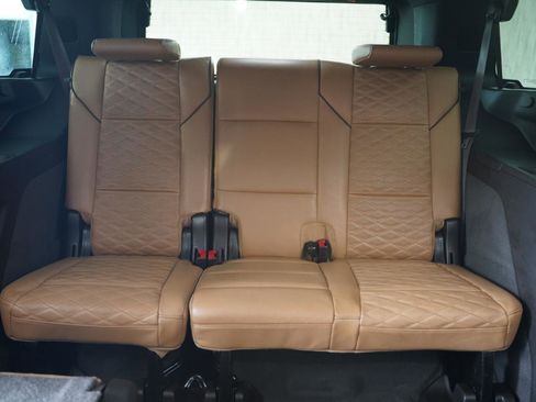 Used 2021 Cadillac Escalade Premium Luxury AWD/4WD image 39