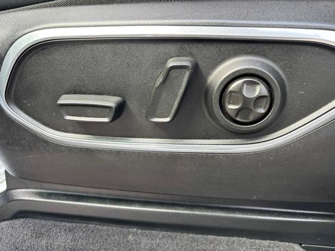 Used 2024 Jeep Wagoneer Series II w/ Flexible Seating Group AWD/4WD image 18