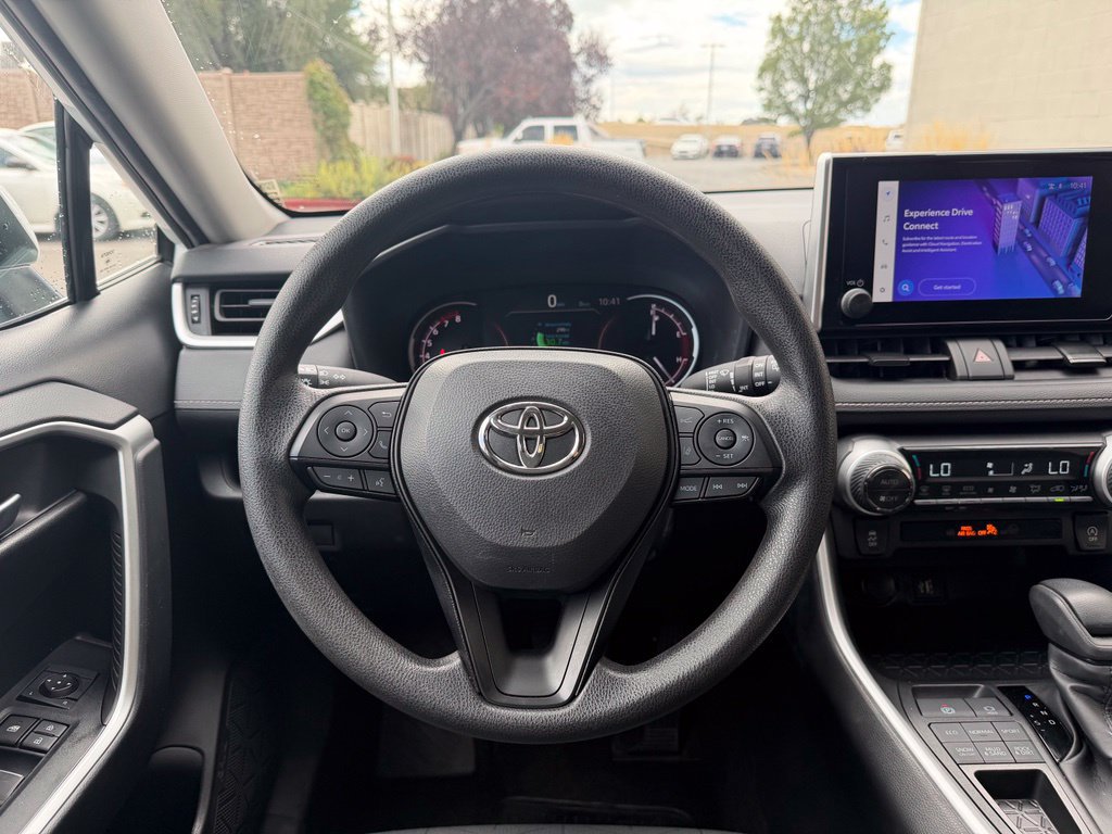 Used 2025 Toyota RAV4 XLE AWD/4WD image 10