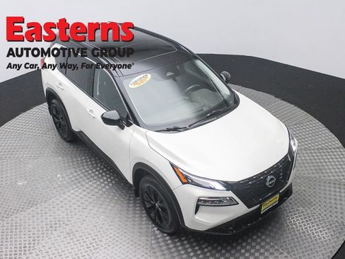 Used 2023 Nissan Rogue SV w/ SV Premium B Package AWD/4WD image 3