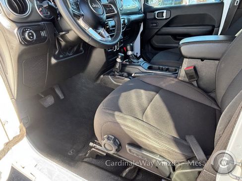 Used 2023 Jeep Gladiator Overland image 18