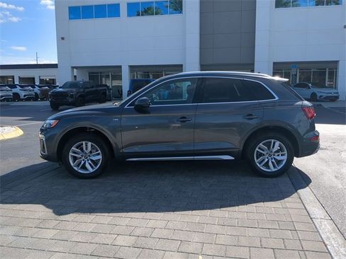 Used 2023 Audi Q5 2.0T Premium w/ Convenience Package image 6