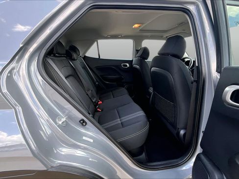 Used 2021 Hyundai Venue SEL w/ Premium Package FWD image 19