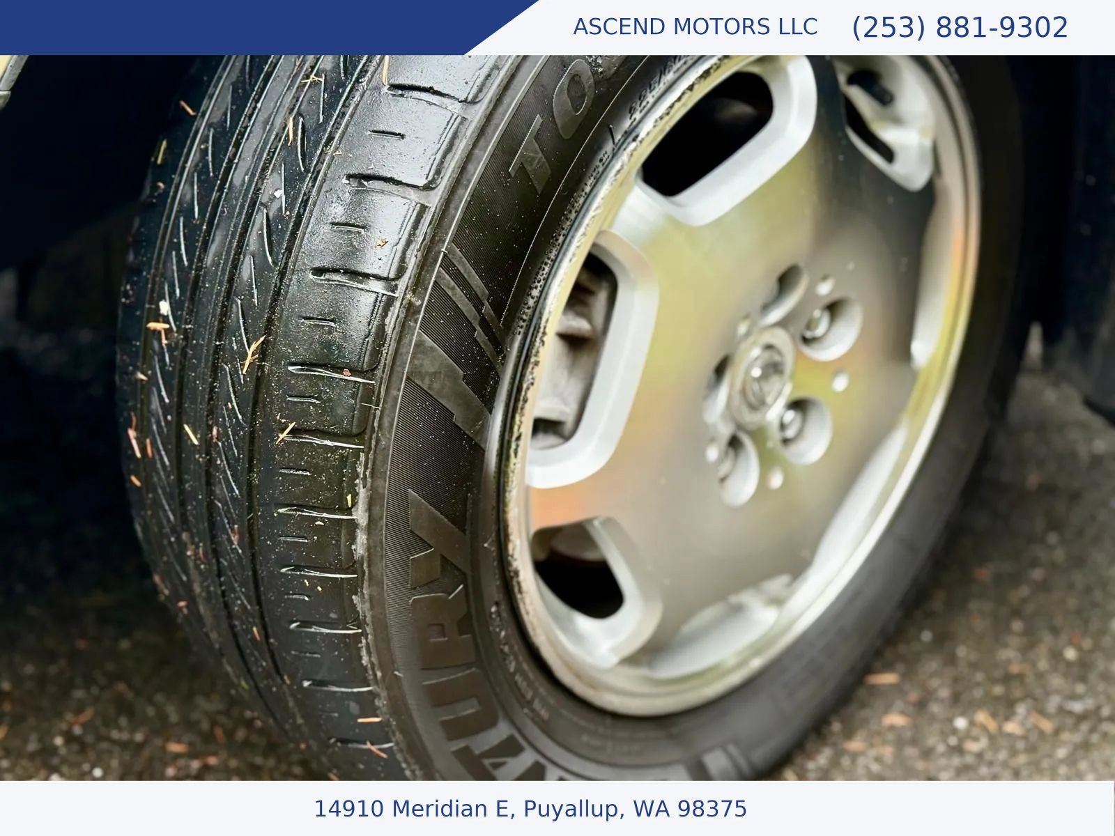 Used 2000 Lexus LS 400 RWD image 14