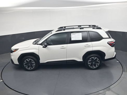 Used 2025 Subaru Forester Premium AWD/4WD image 39