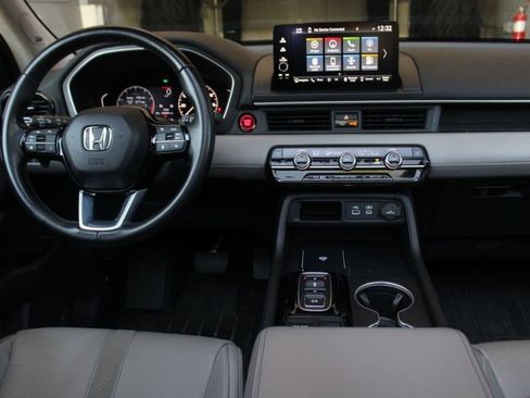 Used 2024 Honda Pilot Touring image 18