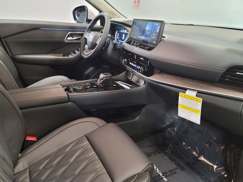 New 2026 Nissan Rogue Platinum w/ Tech Package image 25