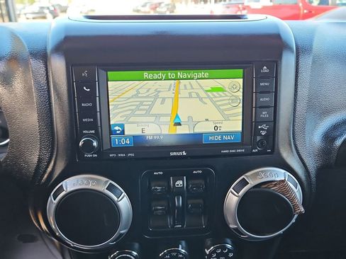 Used 2011 Jeep Wrangler Unlimited Rubicon w/ Connectivity Group image 15