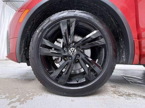 Used 2024 Volkswagen Tiguan SE R-Line image 14