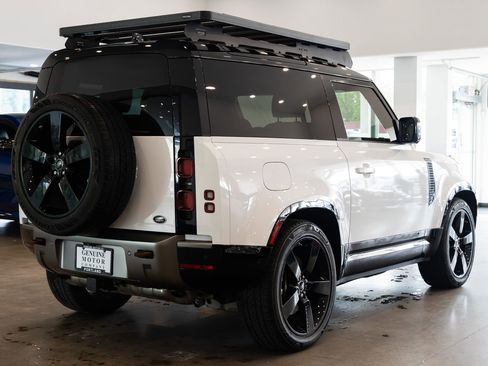 Used 2021 Land Rover Defender 90 X-Dynamic S AWD/4WD image 4