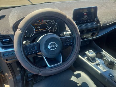 Used 2024 Nissan Rogue SV w/ SV Premium Package FWD image 20