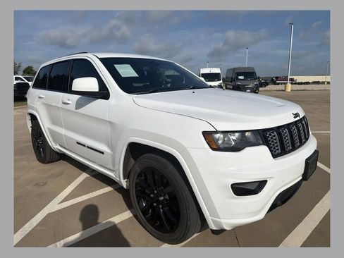 Used 2021 Jeep Grand Cherokee Laredo X RWD image 1