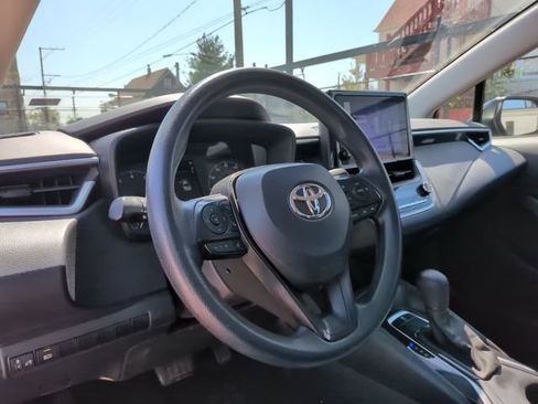 Used 2024 Toyota Corolla LE image 21