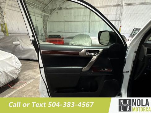 Used 2014 Lexus GX 460 w/ Premium Package AWD/4WD image 18