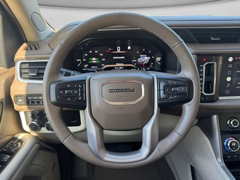 Used 2022 GMC Yukon Denali AWD/4WD image 14