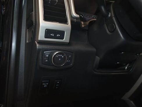 Used 2020 Ford F150 Lariat w/ Equipment Group 502A Luxury AWD/4WD image 29