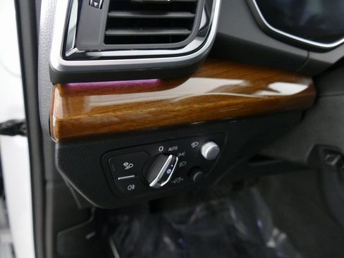 Used 2024 Audi Q5 e Prestige w/ Prestige Package image 15