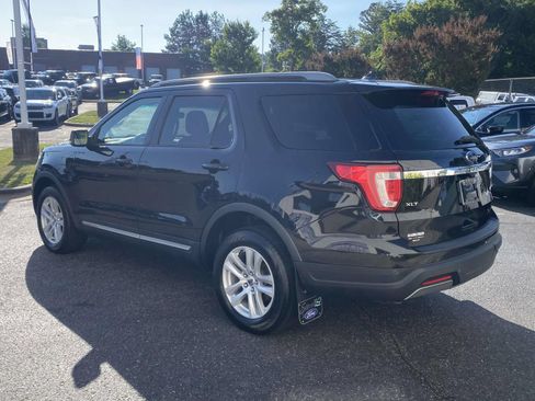 Used 2019 Ford Explorer XLT w/ Equipment Group 202A AWD/4WD image 5