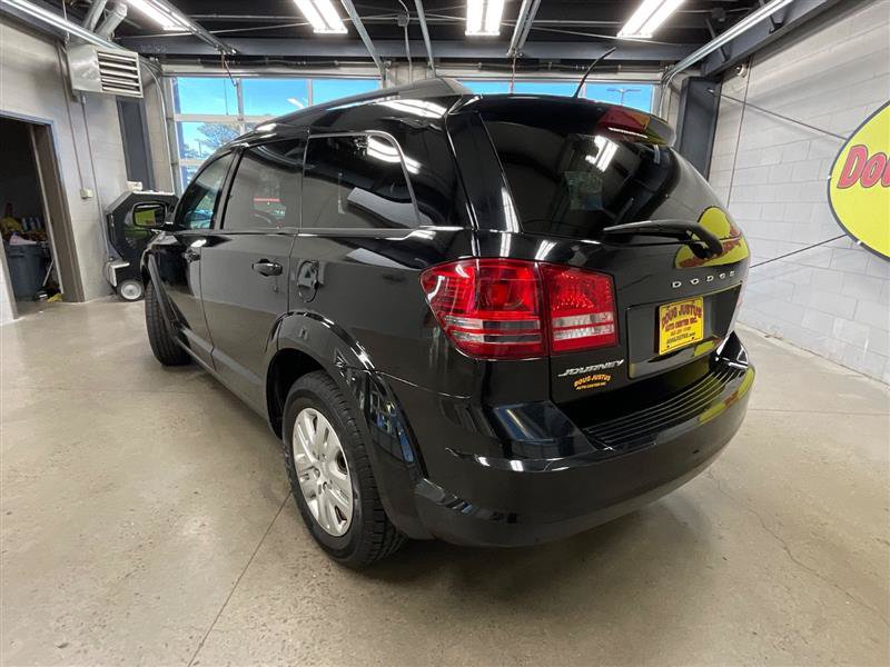 Used 2018 Dodge Journey SE w/ Popular Equipment Group FWD image 3