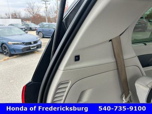 Used 2020 Chrysler Pacifica Touring-L w/ Advanced Safetytec Group image 47