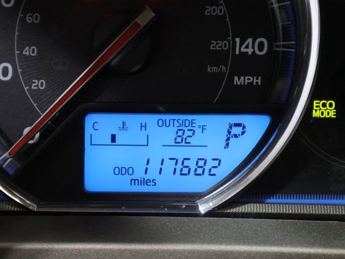 Used 2015 Toyota RAV4 Limited AWD/4WD image 41
