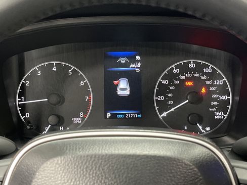 Used 2025 Toyota Corolla Cross LE FWD image 21