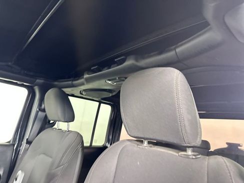 Used 2023 Jeep Wrangler Unlimited w/ Cold Weather Group image 12