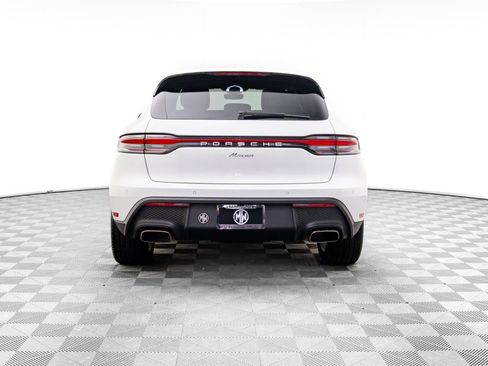 Certified 2025 Porsche Macan image 10