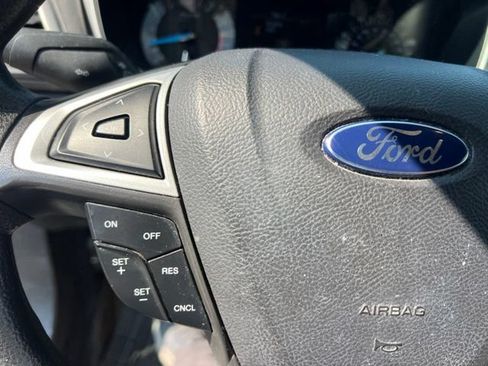 Used 2015 Ford Fusion SE FWD image 19
