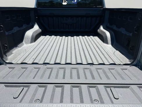 New 2026 Chevrolet Colorado ZR2 w/ Technology Package AWD/4WD image 7