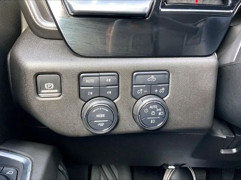 Used 2024 Chevrolet Silverado 1500 RST AWD/4WD image 33