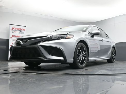 Used 2024 Toyota Camry SE FWD image 35
