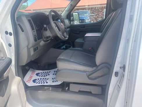 Used 2018 Nissan NV 2500 SV RWD image 11