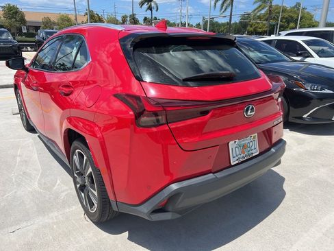 Used 2024 Lexus UX 250h FWD w/ Premium Package image 10