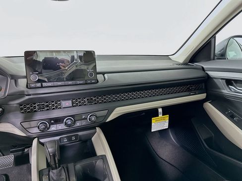 Used 2025 Honda Accord LX image 20
