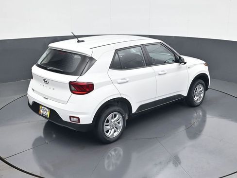 New 2026 Hyundai Venue SE FWD image 17
