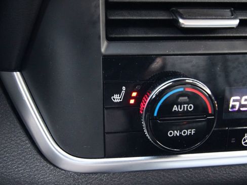 Used 2023 Nissan Rogue SV w/ SV Premium B Package AWD/4WD image 29